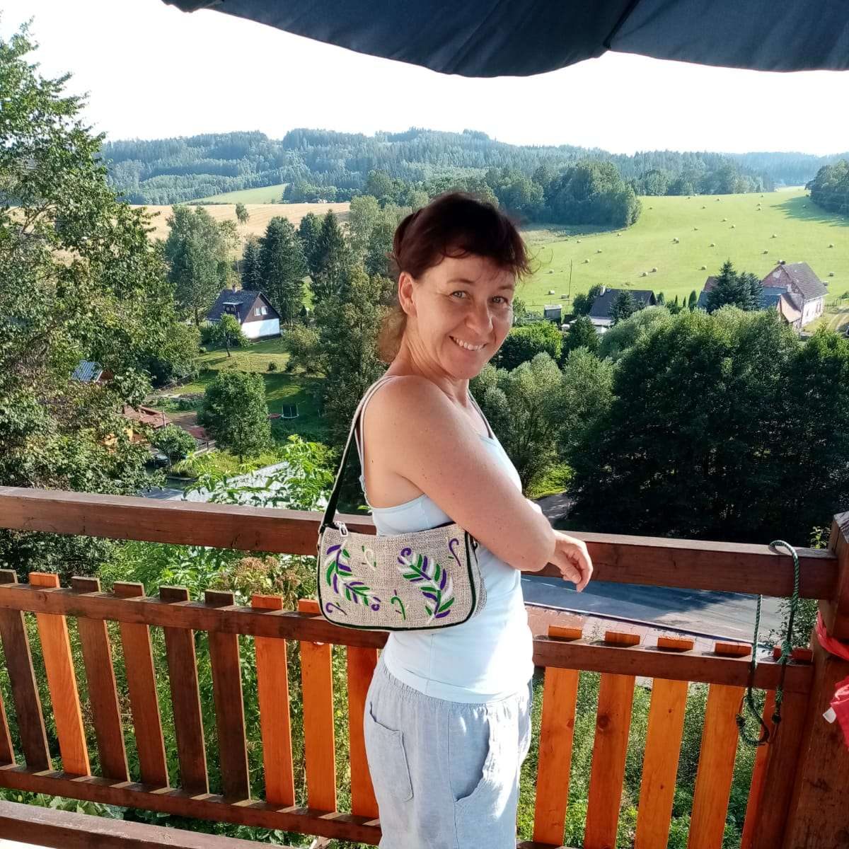 Embroidered ladies hemp bag